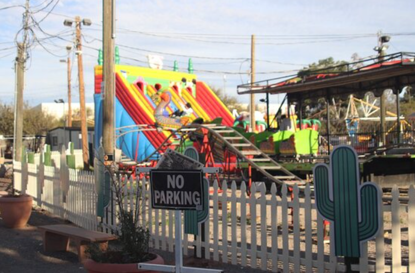 Tanque Verde Swap Meet, United States